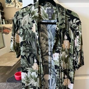 H&M Men’s Button Up Shirt